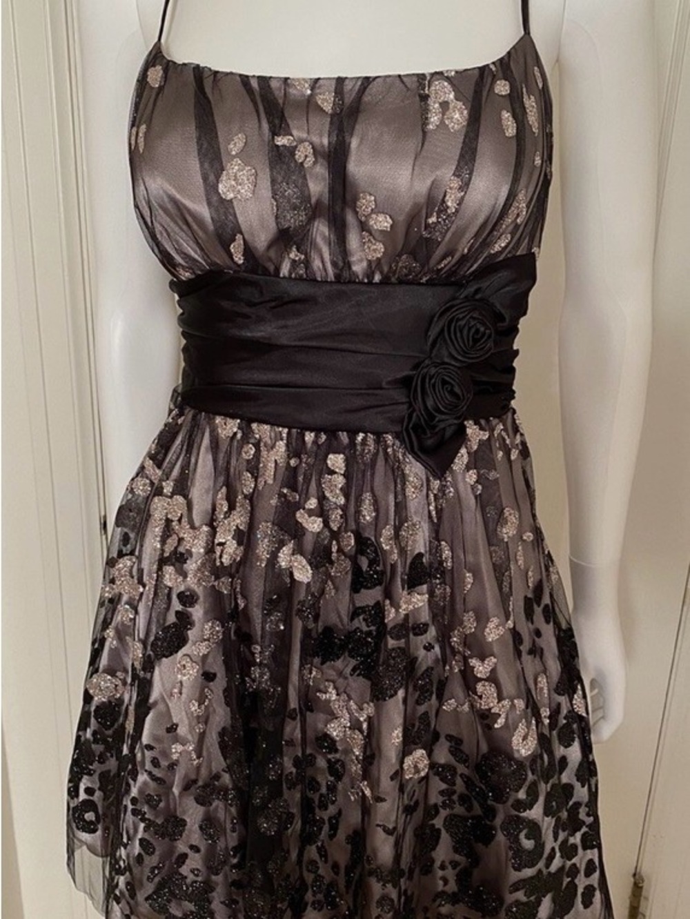 Windsor Shimmer Leapord Dress in Gray and Black
